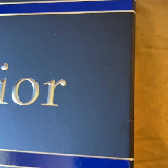Authentic Dior Gift Box - Picture 9 of 9